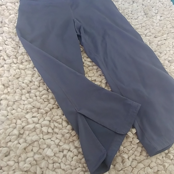 Women's Adidas Climacool capris yoga pants - Picture 5 of 6